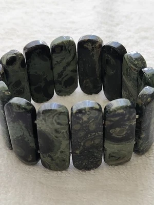 Kambaba Jasper 宽弹力手链 3.5 厘米 — 第 1/4 张图片