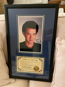 Autographed Tom Hanks Photo COA (Framed) - Picture 1 of 3