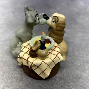 Disney Store Lil Classics Lady & the Tramp Spaghetti Kiss PVC Figur - einige Schrammen - Bild 1 von 12