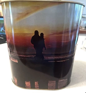 Vintage METAL Trash Can mid century modern Couple at The Beach Awesome! - Picture 1 of 5