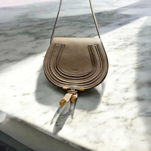 Auténtico Bolso de Hombro Chloe Marcie Cuero Beige I0624614 - Imagen 1 de 6
