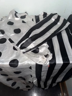 Disfraz de payaso asesino blanco y negro con sombrero personalizado (máscara incluida) Foto 1 de 4