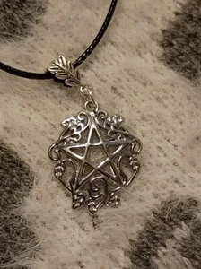 ~ Atemberaubende Pentagramm Kunstleder Halskette Heilung Wicca Heidnisch 18" - Bild 1 von 2