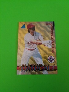 1994 PINNACLE THE NATURALS  #4 JUAN GONZALEZ TEXAS RANGERS BASEBALL CARD NR.MINT