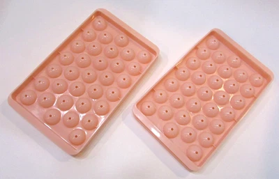 Dos bandejas para hacer cubitos de hielo de bola redonda rosa 2 piezas 33 mini 3/4" hacen 66 a la vez Foto 1 de 4
