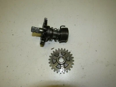 90-01 SUZUKI RM 80 RM80 KICK START SHAFT AND GEARS OEM KICKER SHAFT GEAR 1996 - Image 1 of 2