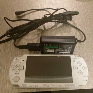 PSP 2000 Ceramic White Console Charger [CC] - Picture 1 of 3