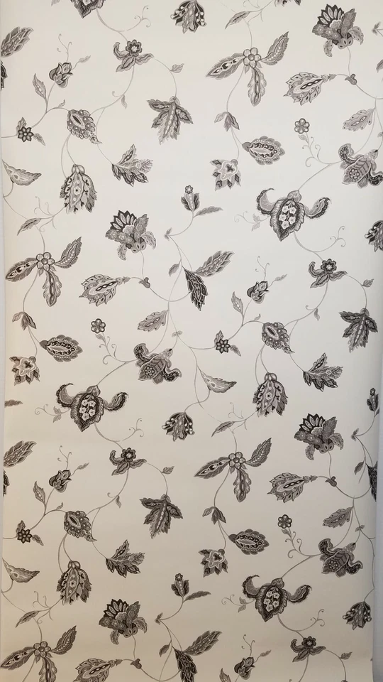 9 rolls Floral Vine Wallpaper Wallquest C Est La Vie MR81500 - Image 1 of 4