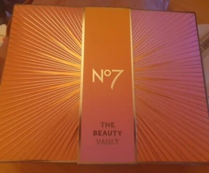 No 7 "THE BEAUTY VAULT " 8 PIECE BEAUTY SET. - Picture 1 of 4