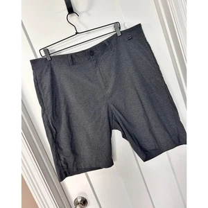 Travis Mathew Men's Check Flat Front Chino Shorts Golf Outdoor Gray Size 38 - Picture 1 of 11
