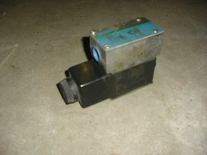 VICKERS DG4V-3S-2A-M-FW-B5-60-DE21 MAGNETVENTIL NOS - Bild 1 von 3