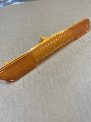 2022-2025 GMC Sierra 2500 Pickup , Flare Wheel Opening Side Marker Lamp Light - Image 1 of 4