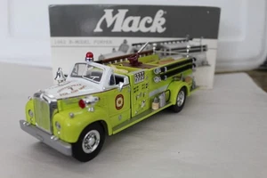 FIRST GEAR 1960 Mack B-Model Pumper Fayetteville Volunteer Fire Department - Bild 1 von 8