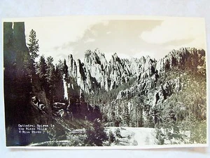 RPPC S.D. KATHEDRALE TÜRME SCHWARZE HÜGEL SÜD DAKOTA ECHTER AUFSTIEG FOTO S/W POSTKARTE - Bild 1 von 5