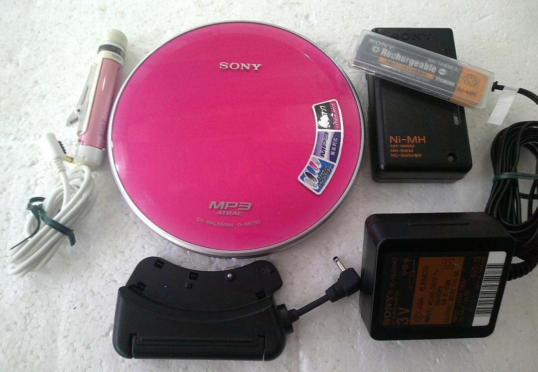 SONY ポータブルCDプレーヤー D-NE730 WALKMAN ピンク