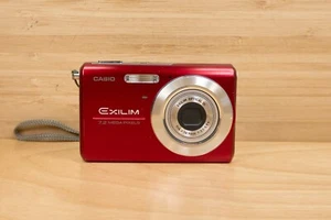 Casio Exilim Ex-Z75 / Ultra Slim Digital Camera / 7.2MP / Red - Picture 1 of 7