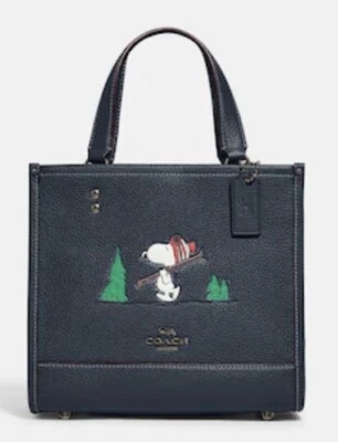 Bolsa tote Coach X Peanuts Dempsey 22 nova com etiquetas com motivo de esqui Snoopy CE849 - Imagem 1 de 4