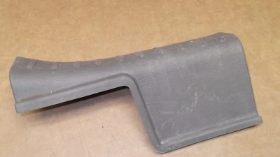 2001-2005 CHRYSLER PT CRUISER FABRICANTE DE EQUIPAMENTO ORIGINAL TAMPA DO PAINEL DE SOLEIRA DO LADO DO MOTORISTA ACABAMENTO TRASEIRO LH - Imagem 1 de 3