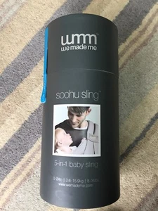 We Made Me Soohu Sling Türkis/Blau 5-in-1 Babytragetuch 0-24m 8-35lbs Neu im Karton - Bild 1 von 4