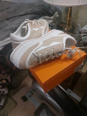 Rocket Dog Wink Women's  Shoes Sz 9 Camel And WHITE  3 inch Heel - Image 1 of 4