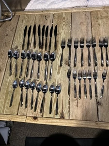 40 Pc Cambridge GOLD FLORENTINE Stainless Service FOR 8 Stainless China - Picture 1 of 3