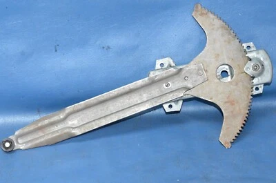 Nuevo de Lote Antiguo 87-96 Chevrolet Beretta Corsica Delantero LH Manual Ventana Regulador GM 16603045 Foto 1 de 4