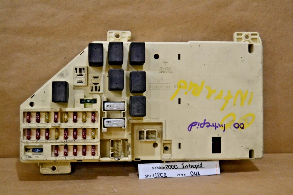 2000 Dodge Intrepid Fuse Box Relay Unit 04760228AB Module 41 12C2 - Image 1 of 4