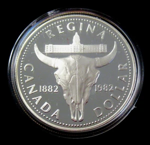 Canada: 1982 Silver Proof $1 Cow Skull in Original Box - Picture 1 of 5
