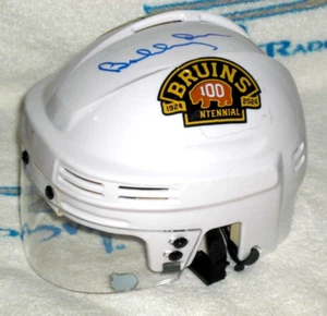BOBBY ORR FIRMATO AUTOGRAFO BOSTON BRUINS 100° MINI CASCO HOCKEY - J.S.A Cert - Foto 1 di 6