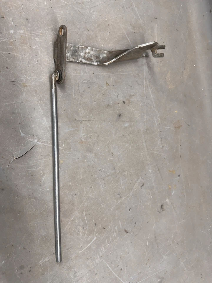 1965 - 1968 雪佛兰 Impala 自动电动滑翔车架换档联动杆交叉支撑 — 第 1/4 张图片