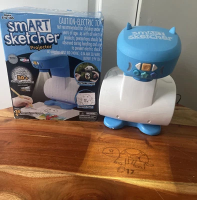 smART sketcher Projector w/ Power Cord FCSS00011 STEAM Toy - Tested - Image 1 of 4