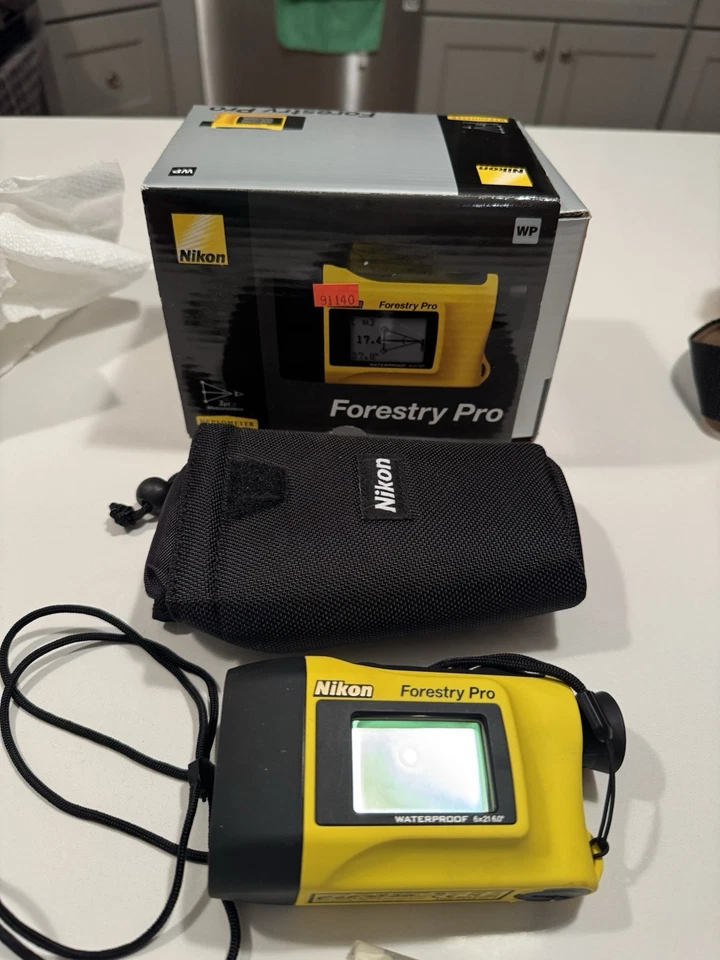 Telémetro láser Nikon Forestry Pro impermeable con estuche Nikon Foto 1 de 1