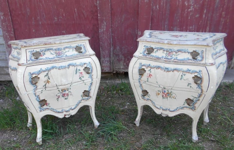 PAIR OF VINTAGE EARLY 20th CENTURY ITALIAN HAND PAINTED COMMODES Cover