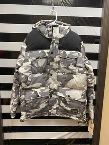 Men NWT "Levi's" gray, white camouflage hooded snow jacket. Size Med - Picture 1 of 2