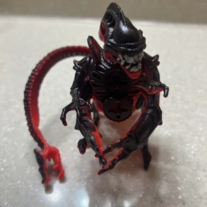 Vintage 1993 Kenner Fox Aliens Red Killer Crab Alien Figure Used - Picture 1 of 3