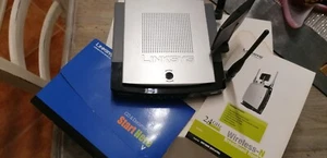 Modem Router Wi Fi Linksys WRT300N - Imagen 1 de 4