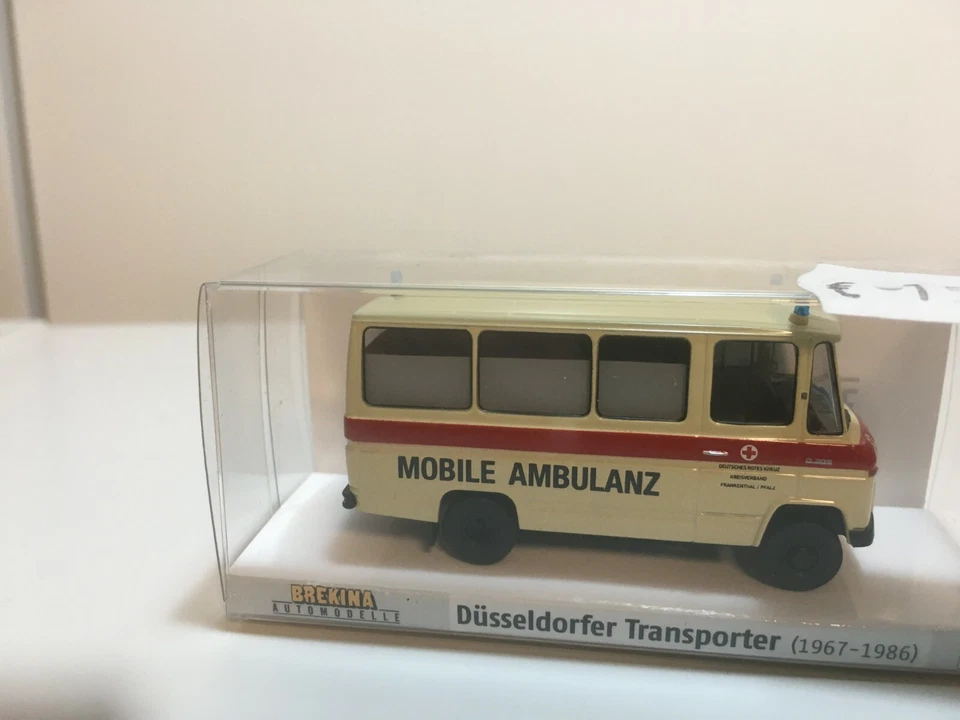 Mb Düsseldorf Transporter Ambulance - Brekina 36705 - Image 1 of 1