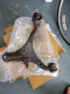 02-05 HONDA CIVIC SI EP3 ACURA RSX - BRAZO DE CONTROL INFERIOR DELANTERO IZQUIERDO CONDUCTOR - OEM Foto 1 de 4