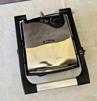 Prensa para sándwiches BELLA CUCINA Panini parrilla compacta mesa cromada YDE811  Foto 1 de 4