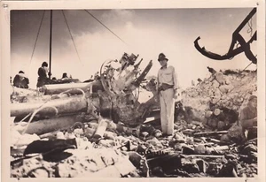 Original Press Photo WW2 Commander Harold G Belford Kwajalein Island Feb 1944 - Picture 1 of 2