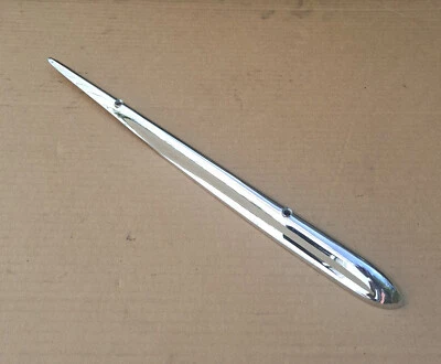 Lámpara trasera derecha Plymouth Special Deluxe P18 1949 nueva MoPar moldeada de tapa superior Foto 1 de 3