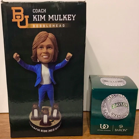 Baylor Lady Bears REPLICA 2019 National Championship Ring/KIM MULKEY Bobblehead Cover