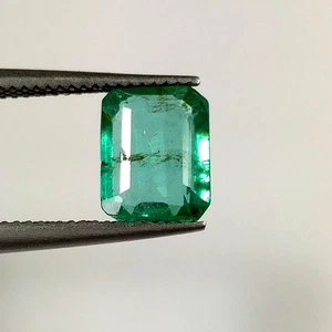 1.44ct Natural Emerald octagon cut nice green good luster gemstone - Picture 1 of 3