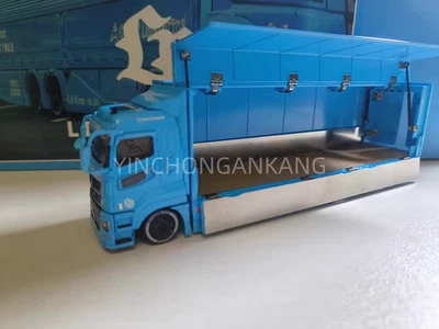 GCD 1:64 Mitsubishi Fuso Super Great LBWK Blue (Emblem) - Image 1 of 4
