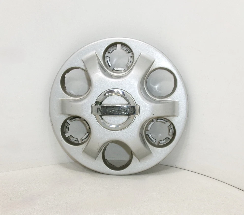 Tapa central de rueda Nissan Xterra 2010 OEM Foto 1 de 4