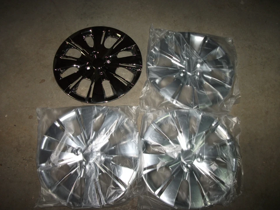 Nuevo Juego de 4 Cubiertas de Rueda Yaris #509-15C 15" Foto 1 de 4