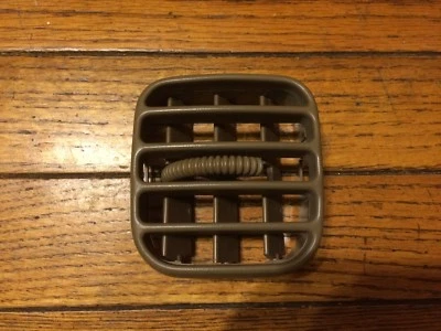 98-05 CHEVY S10 PASSENGERS END DASH HEATER VENT PICKUP TRUCK BLAZER GMC JIMMY  - Image 1 of 3