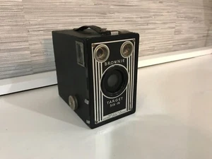 Vintage Kodak Brownie Target Six-16 Box Camera (Untested) Made in Canada - Picture 1 of 4