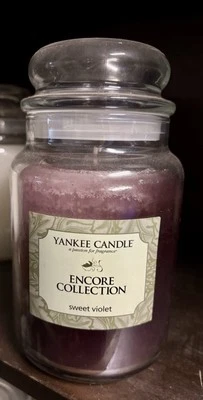 Yankee Candle Sweet Violet 22 OZ Tarro Colección Encore Foto 1 de 3