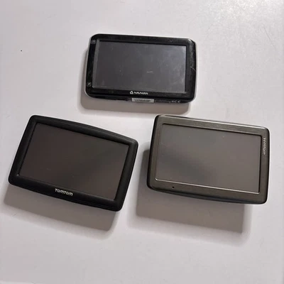 2x TomTom 4E050 Z1230 & XXL & 1x Navman GPS N275 *Turns on but Battery Untested* - Image 1 of 4
